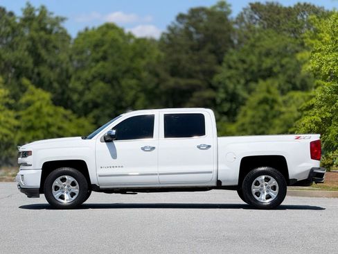 Used 2018 Chevrolet Silverado 1500 LTZ Z71 w/ LTZ Plus Package AWD/4WD image 8