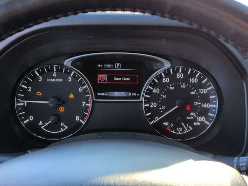 Used 2020 Nissan Pathfinder Platinum image 19