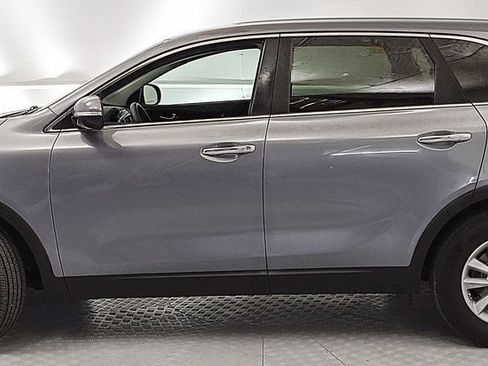 Used 2020 Kia Sorento FWD V6 image 5