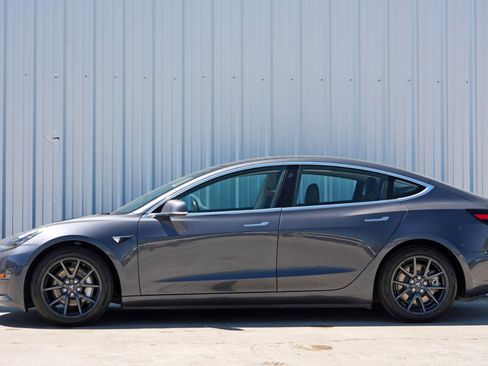 Used 2018 Tesla Model 3 Long Range image 8