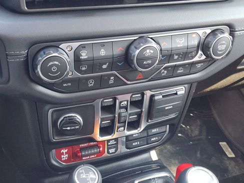 New 2026 Jeep Gladiator Rubicon image 14