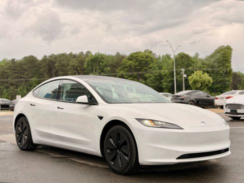 Used 2025 Tesla Model 3 Long Range RWD image 3