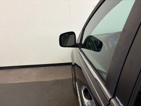 Used 2013 Chrysler Town & Country Touring-L w/ Driver Convenience Group image 13