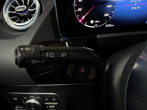 Used 2025 Mercedes-Benz GLA 250 image 41