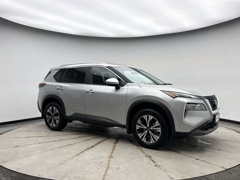 Used 2023 Nissan Rogue SV w/ SV Premium B Package image 7