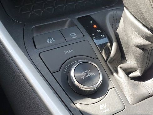 Used 2025 Toyota RAV4 XLE image 30