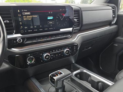 Used 2023 GMC Sierra 1500 SLT w/ SLT Premium Package AWD/4WD image 34