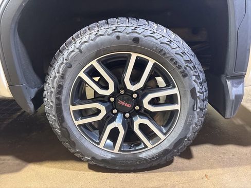 Used 2020 GMC Sierra 1500 AT4 w/ AT4 Premium Package AWD/4WD image 21