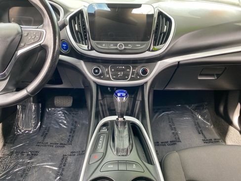 Used 2018 Chevrolet Volt LT w/ Comfort Package FWD image 11