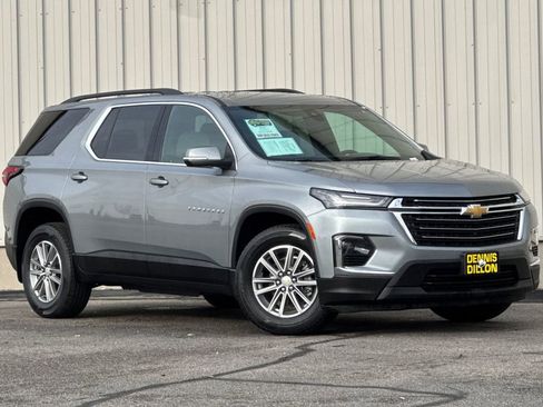 Used 2023 Chevrolet Traverse LT w/ Rear Camera Mirror Package AWD/4WD image 1