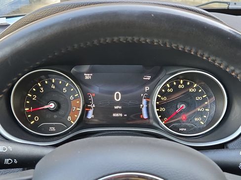 Used 2018 Jeep Compass Latitude w/ Popular Equipment Group AWD/4WD image 19