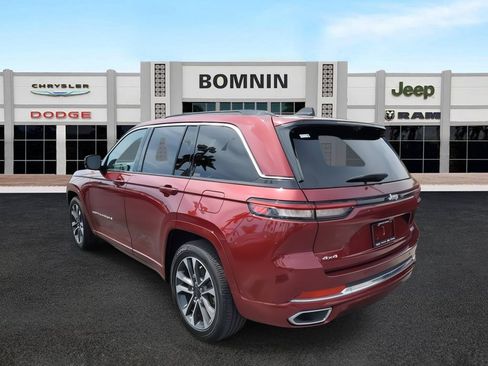 Used 2024 Jeep Grand Cherokee Overland w/ Luxury Tech Group IV AWD/4WD image 4