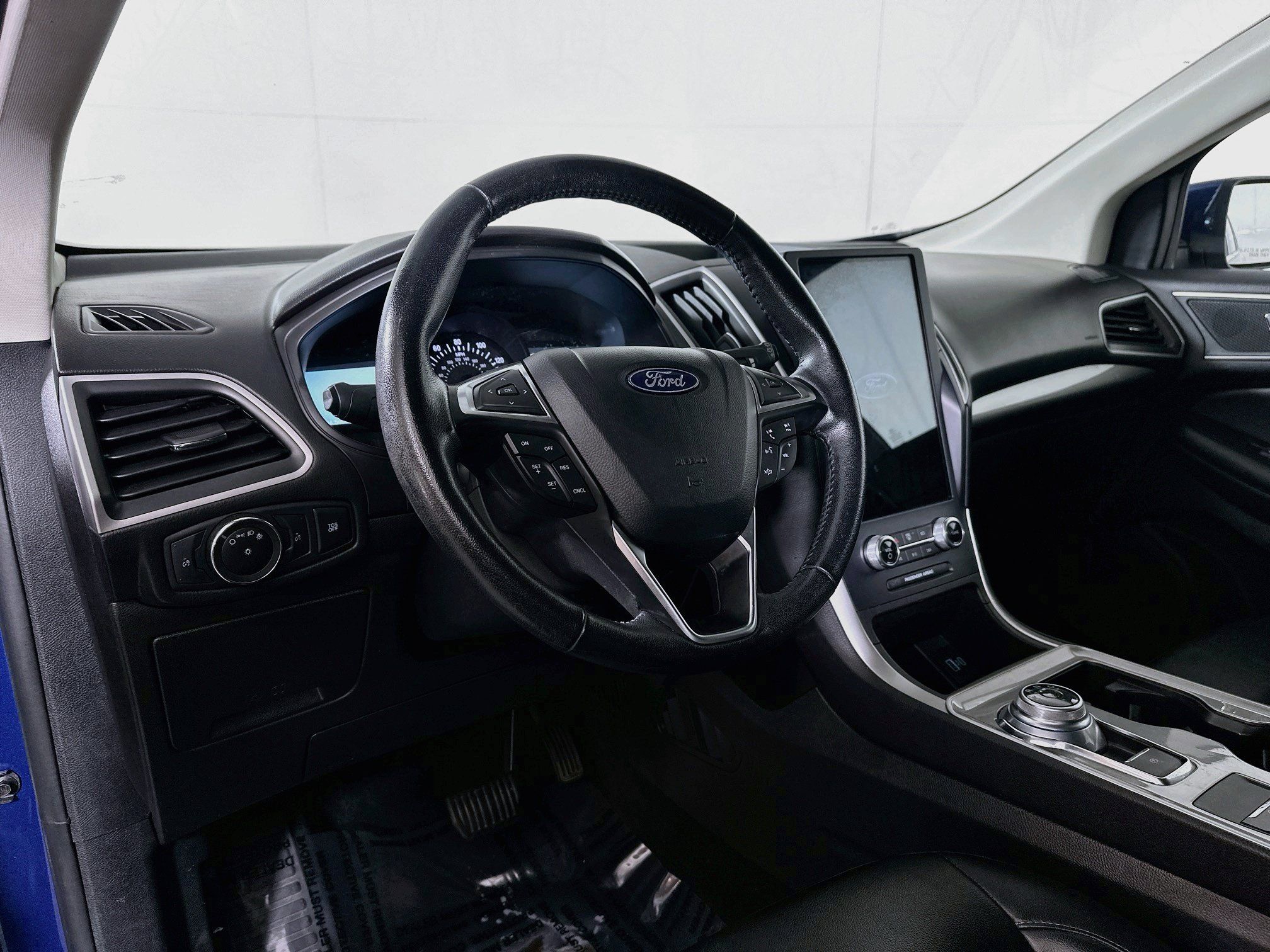 Used 2023 Ford Edge SEL AWD/4WD image 9