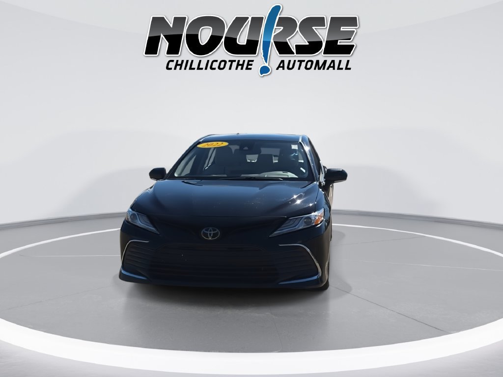 Used 2022 Toyota Camry XLE FWD image 3