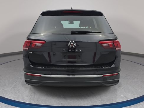 Certified 2024 Volkswagen Tiguan SE FWD image 6