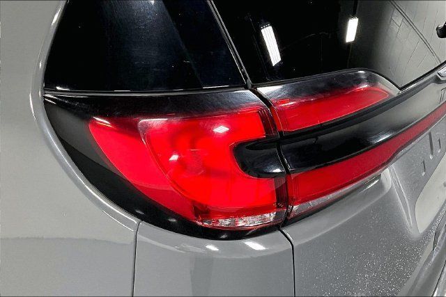 Used 2023 Chrysler Pacifica Touring-L FWD image 21