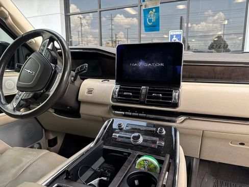 Used 2018 Lincoln Navigator L Reserve w/ Technology Package AWD/4WD image 7