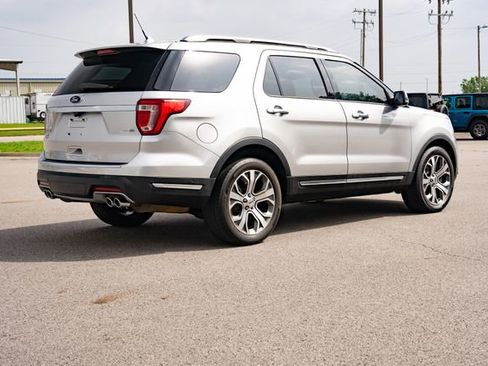 Used 2019 Ford Explorer Platinum AWD/4WD image 6