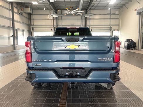 Used 2024 Chevrolet Silverado 3500 High Country w/ Technology Package image 18