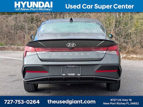 Used 2025 Hyundai Elantra Sport image 4