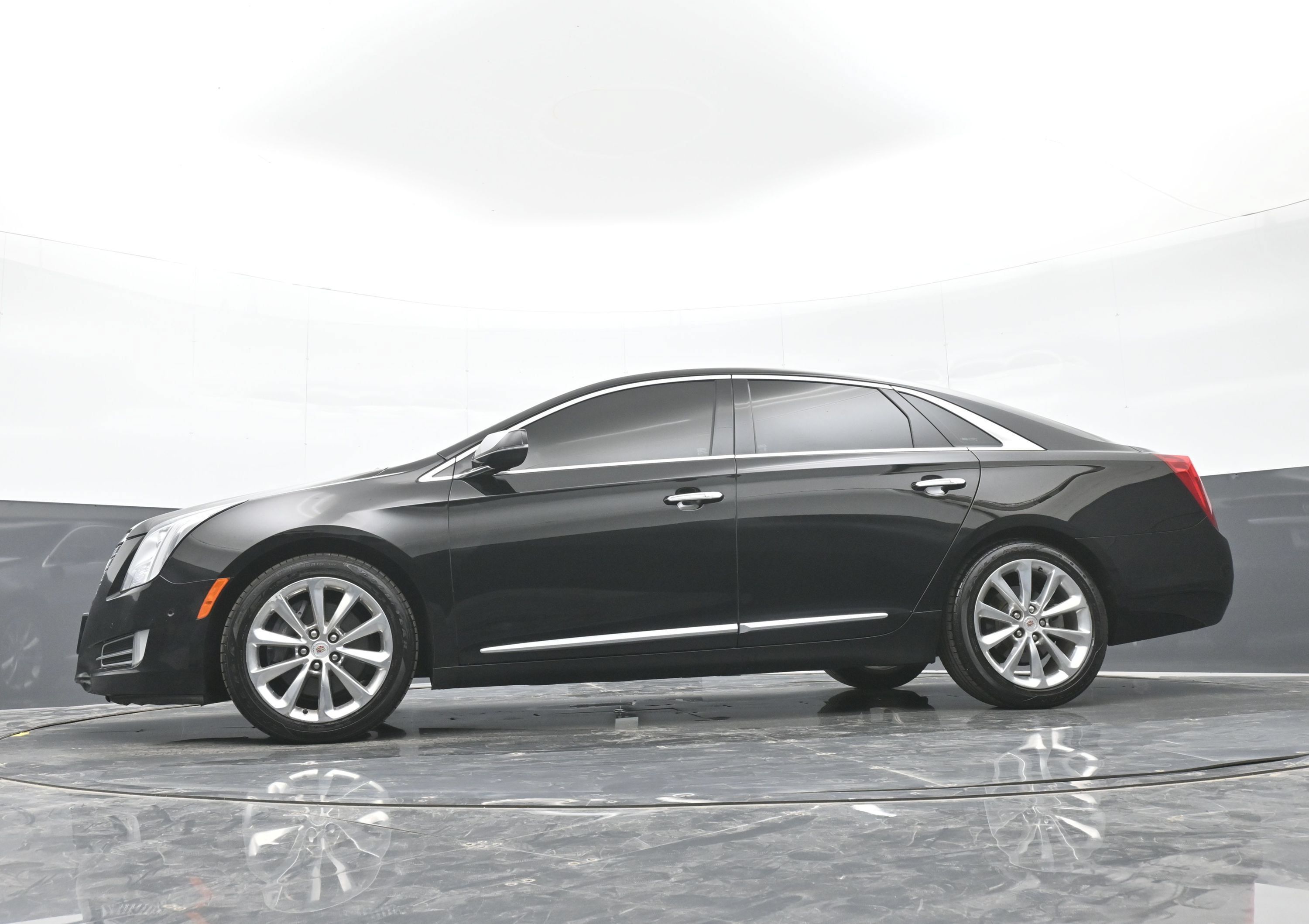 Used 2014 Cadillac XTS Luxury w/ Driver Awareness Package FWD image 43
