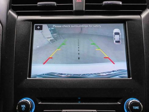 Used 2018 Ford Fusion SE w/ Equipment Group 201A image 26