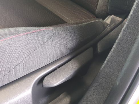 Used 2024 Toyota Corolla SE image 19