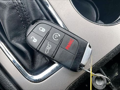 Used 2020 Jeep Grand Cherokee Altitude image 14