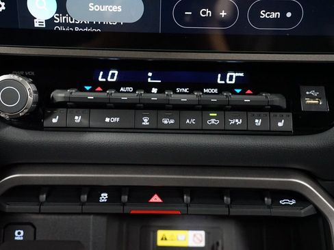 New 2026 Toyota Tundra Limited AWD/4WD image 21