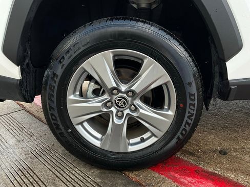 Used 2025 Toyota RAV4 XLE image 9