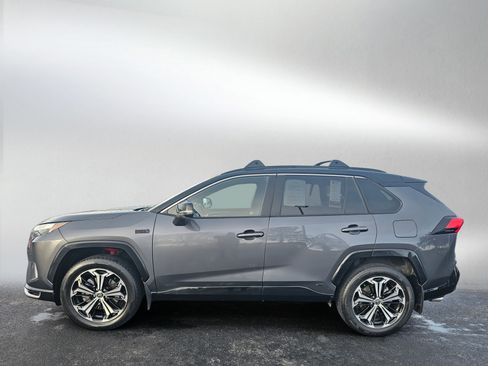 Used 2022 Toyota RAV4 XSE w/ Premium Package image 2