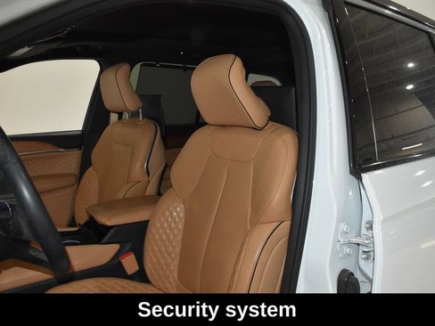 Used 2023 Jeep Grand Cherokee Summit AWD/4WD image 28