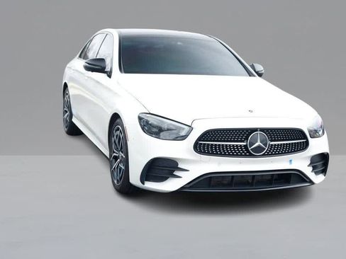 Certified 2022 Mercedes-Benz E 350 4MATIC Sedan image 3