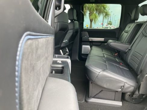 New 2025 Ford F250 Platinum image 19