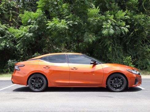 Used 2020 Nissan Maxima SR w/ Sport Mat Group FWD image 13