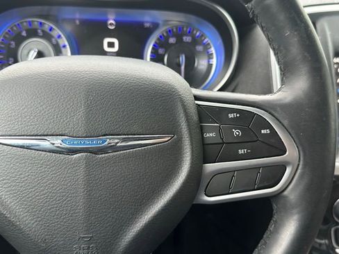 Used 2019 Chrysler 300 Limited RWD image 21