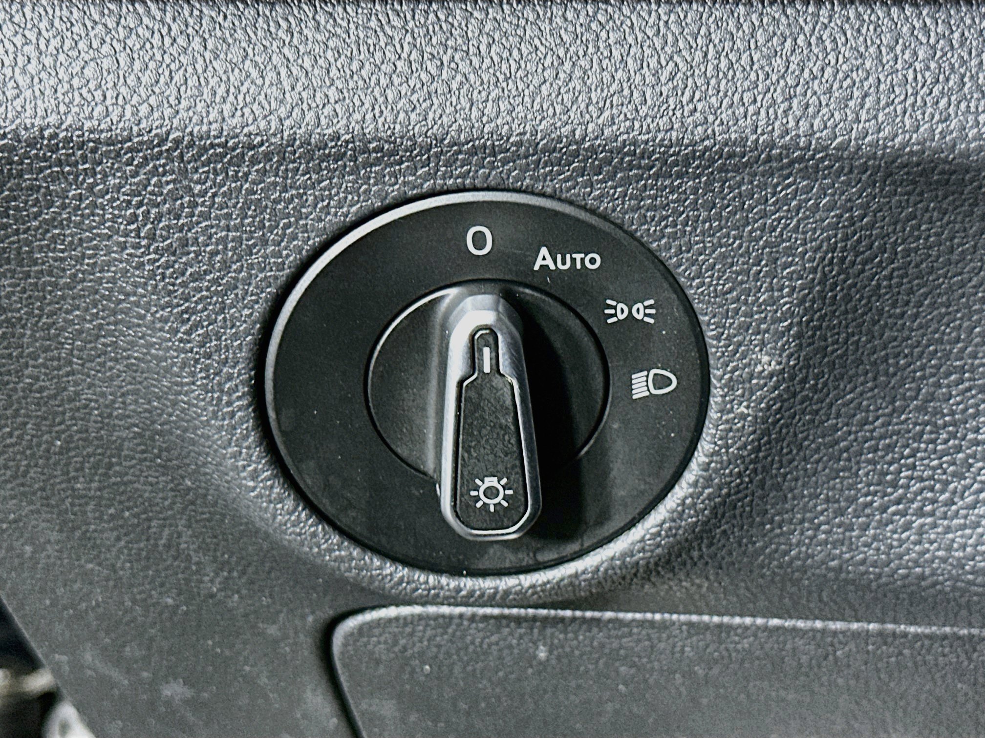 Used 2025 Volkswagen Jetta Sport FWD image 17