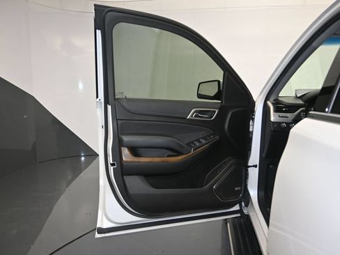 Used 2019 GMC Yukon XL Denali w/ Denali Ultimate Package AWD/4WD image 10