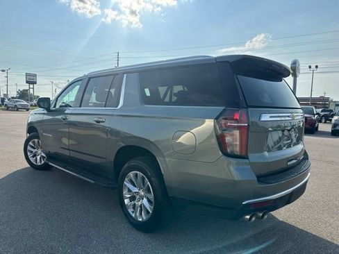 Used 2023 Chevrolet Suburban Premier AWD/4WD image 26