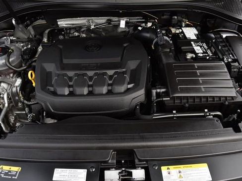 Certified 2024 Volkswagen Tiguan SE image 27