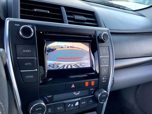 Used 2015 Toyota Camry XLE image 27