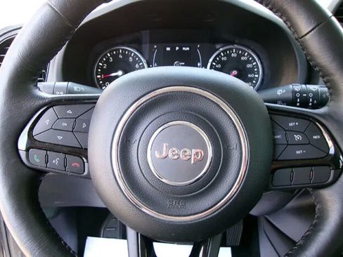 Used 2017 Jeep Renegade Altitude AWD/4WD image 17