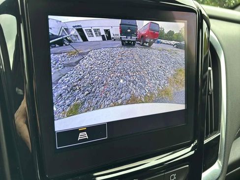 Used 2023 Chevrolet Traverse LT image 17