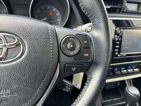 Used 2018 Toyota Corolla iM FWD image 11