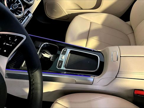 New 2026 Mercedes-Benz GLB 250 4MATIC image 10