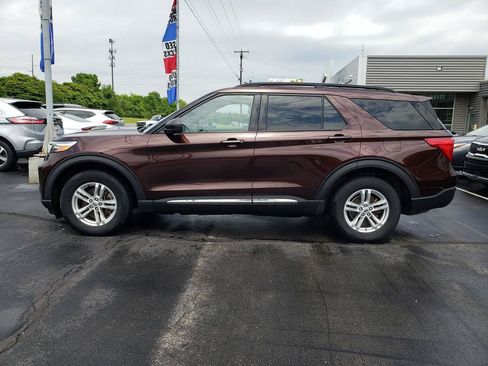 Used 2020 Ford Explorer XLT w/ Comfort Package AWD/4WD image 9
