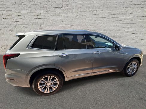 New 2025 Cadillac XT6 Luxury image 4
