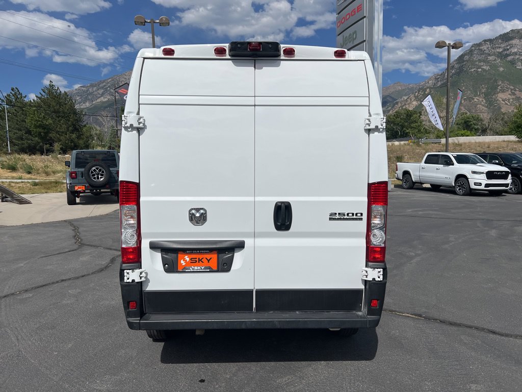 Used 2024 RAM ProMaster 2500 w/ Convenience Group FWD image 9