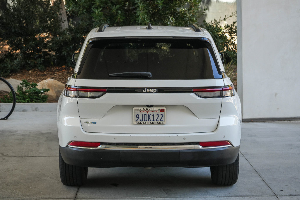 Used 2023 Jeep Grand Cherokee 4WD 4xe image 5