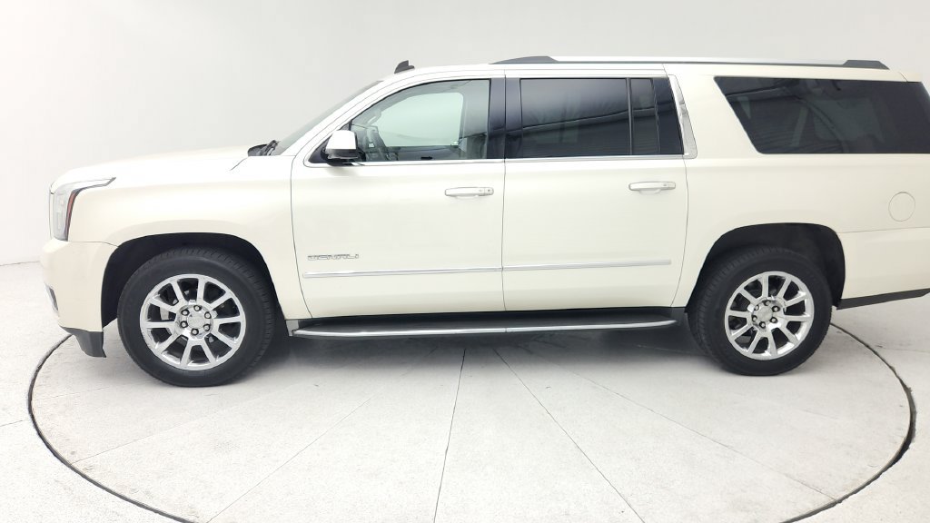 Used 2015 GMC Yukon XL Denali w/ Touring Package RWD image 4